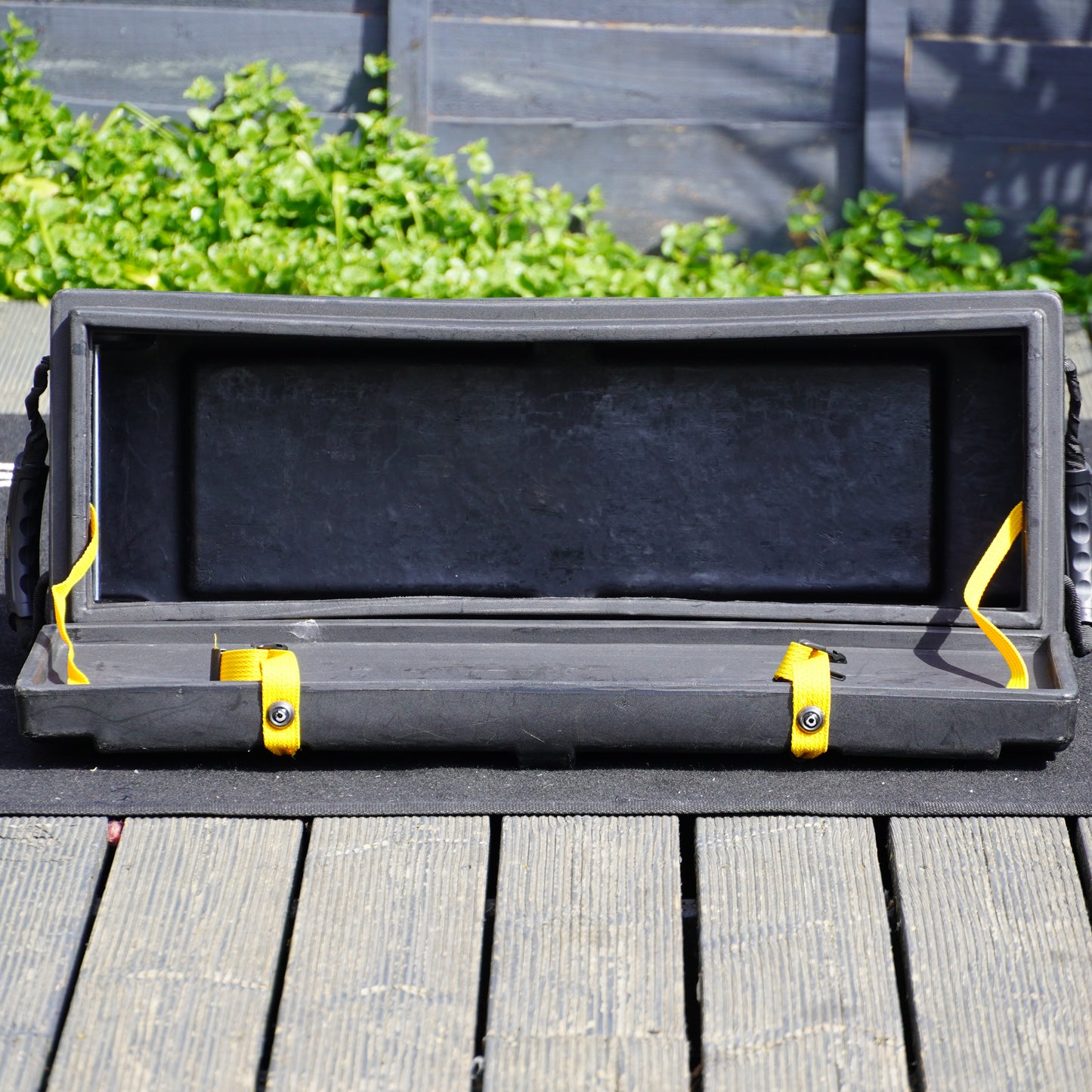Hardcase HN28 28" Hardware Case with Wheels