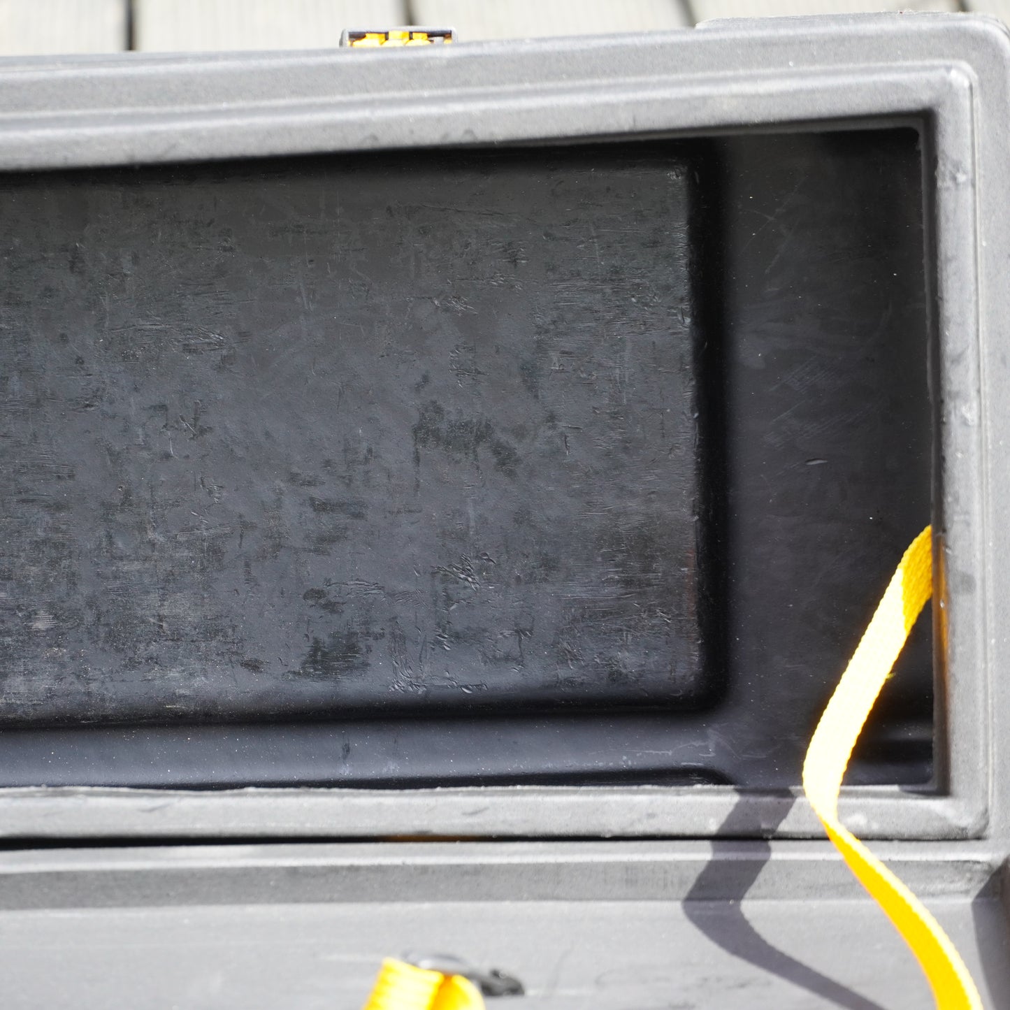 Hardcase HN28 28" Hardware Case with Wheels
