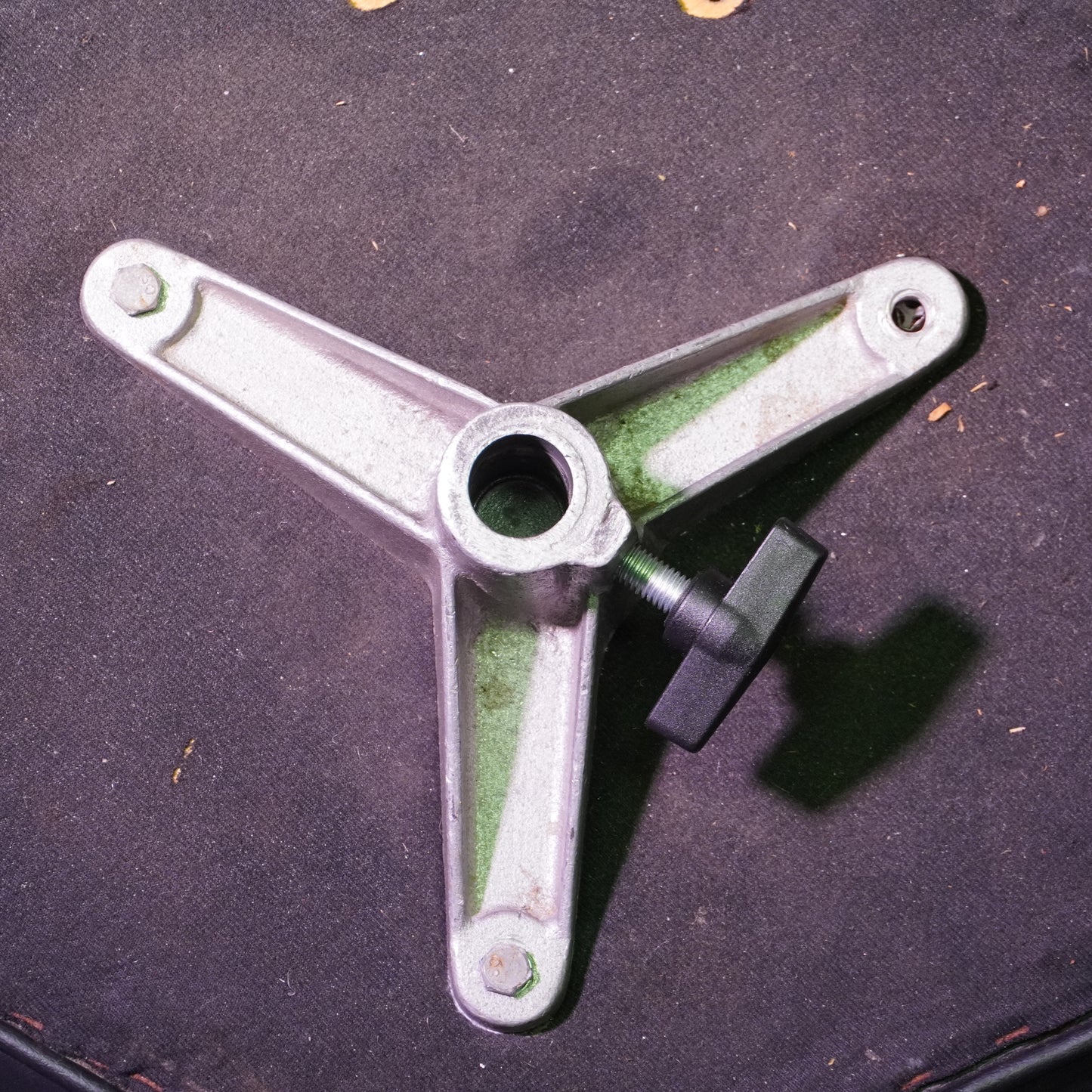 Roc n Soc Saddle Drum Throne in Red