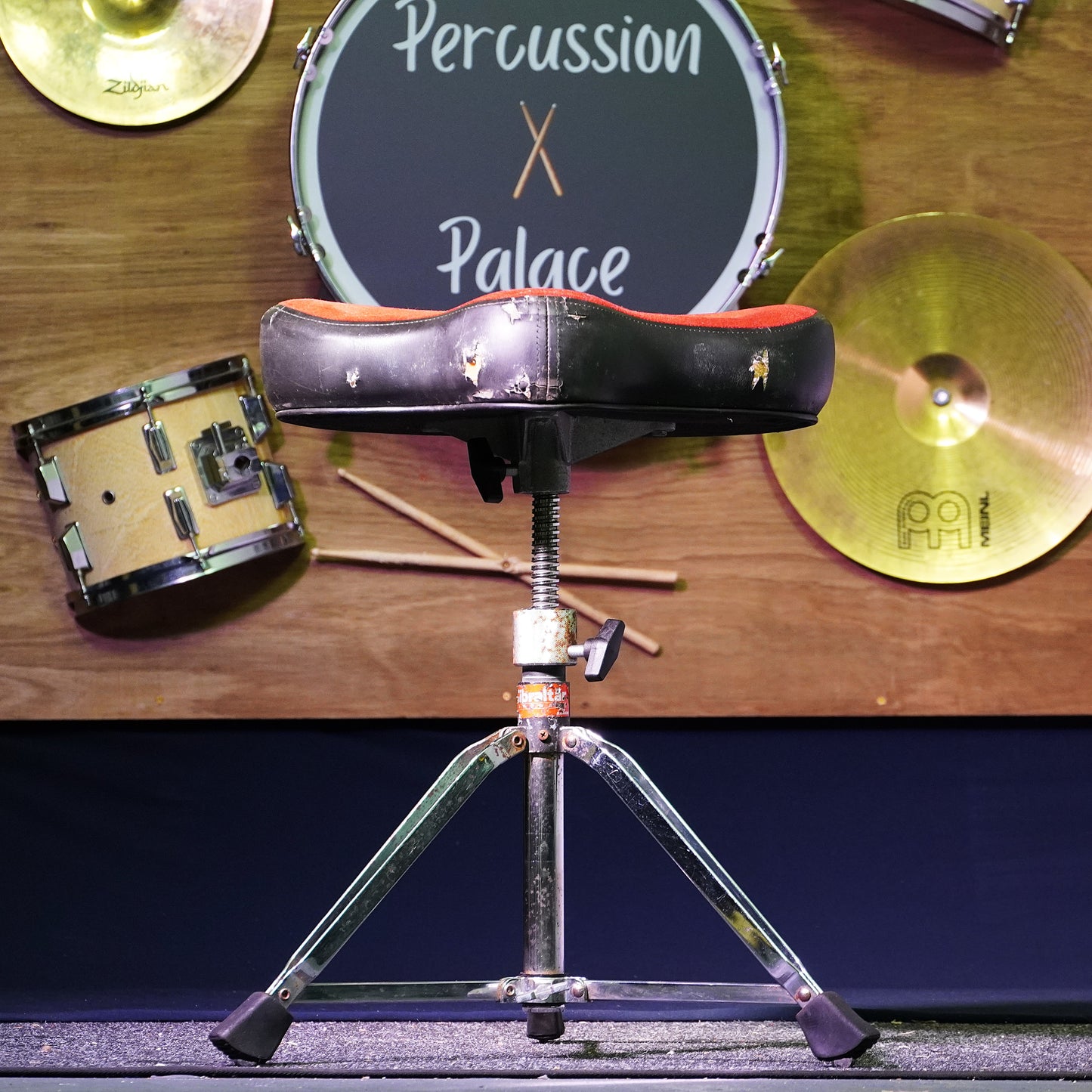 Roc n Soc Saddle Drum Throne in Red