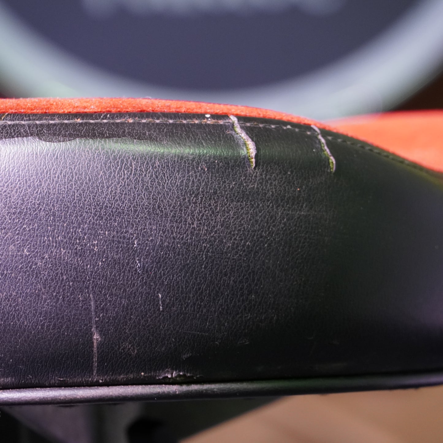 Roc n Soc Saddle Drum Throne in Red