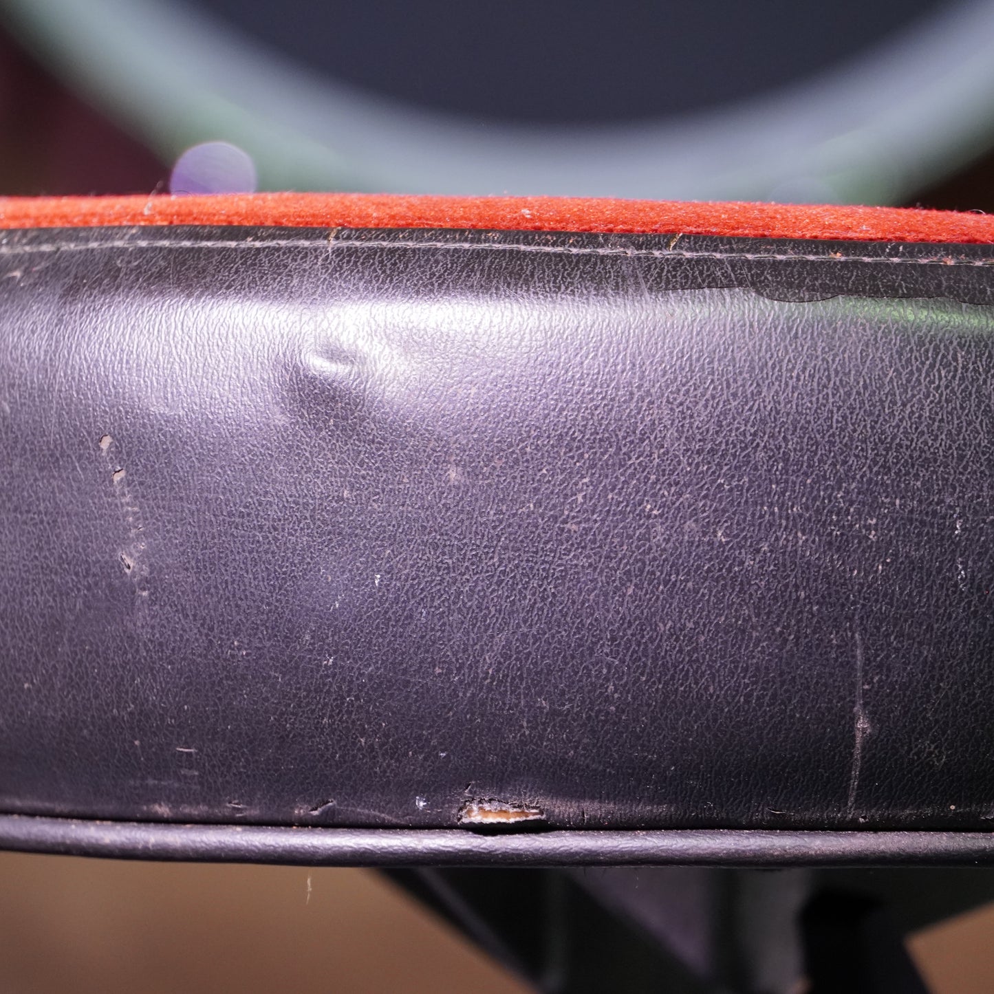 Roc n Soc Saddle Drum Throne in Red