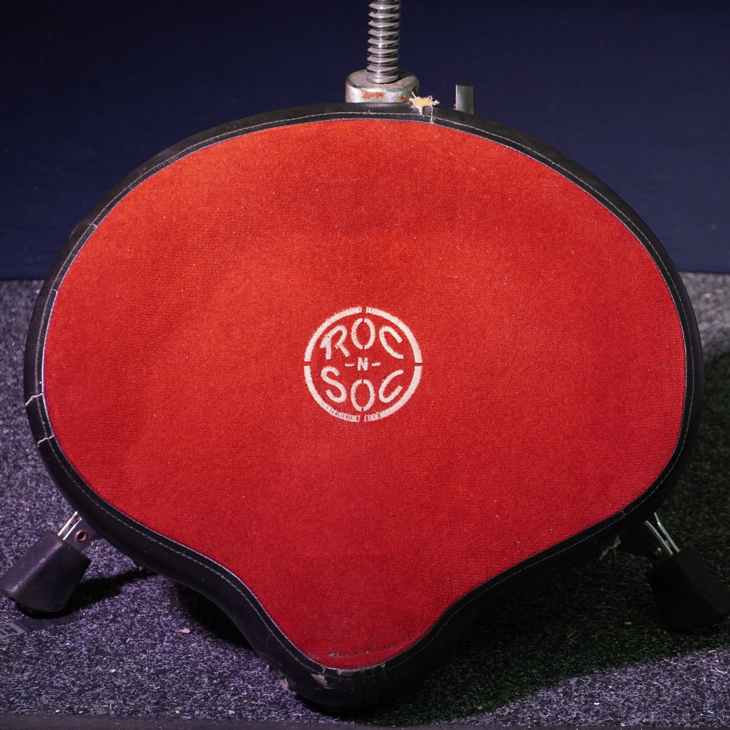 Roc n Soc Saddle Drum Throne in Red