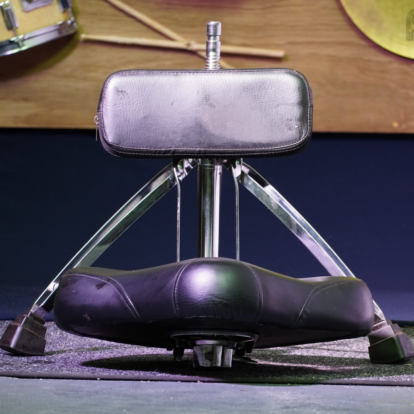 Saddle Drum Throne with Backrest & Spiral Height Adjustment